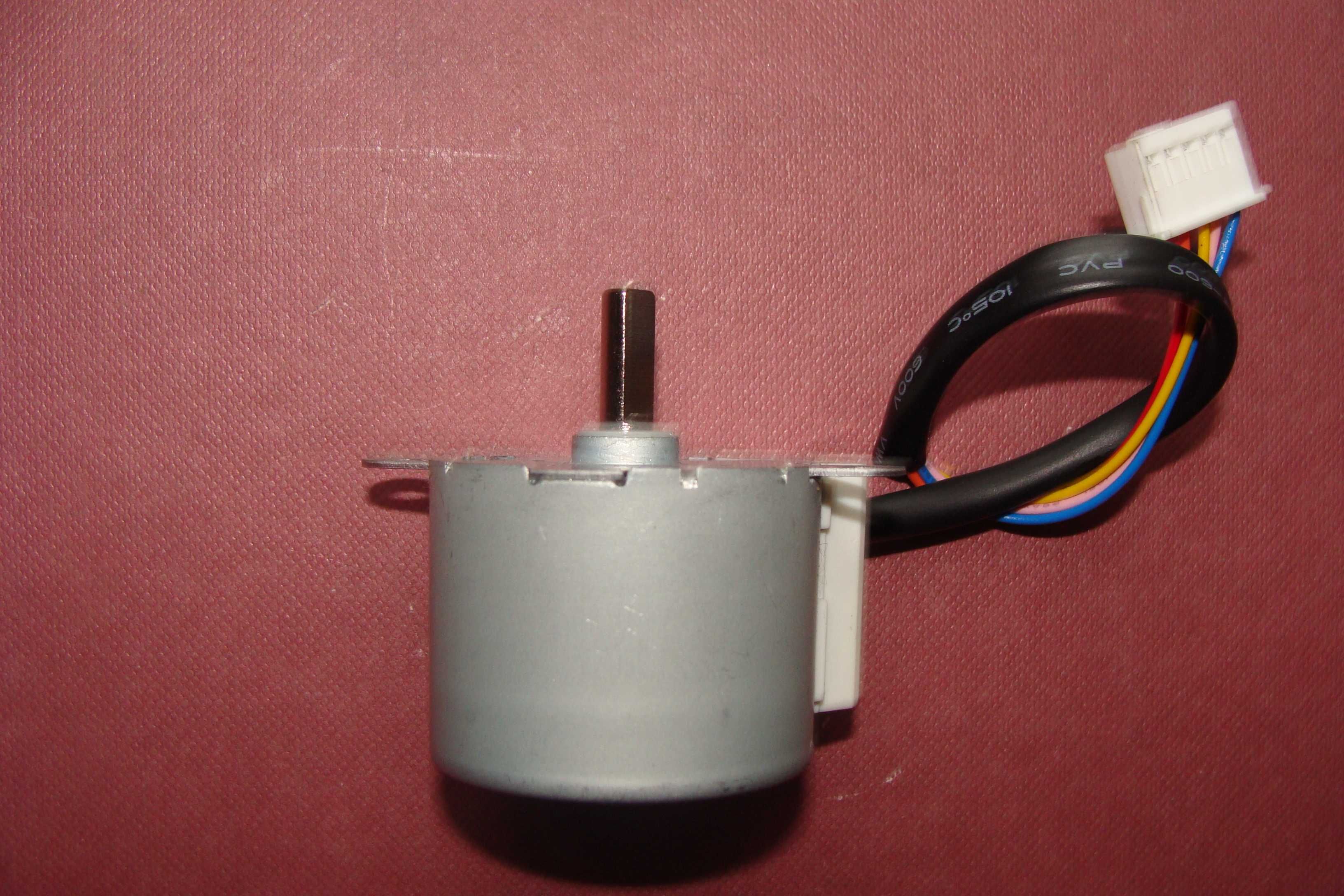 Silnik krokowy DC 24V ..typ: MST35H