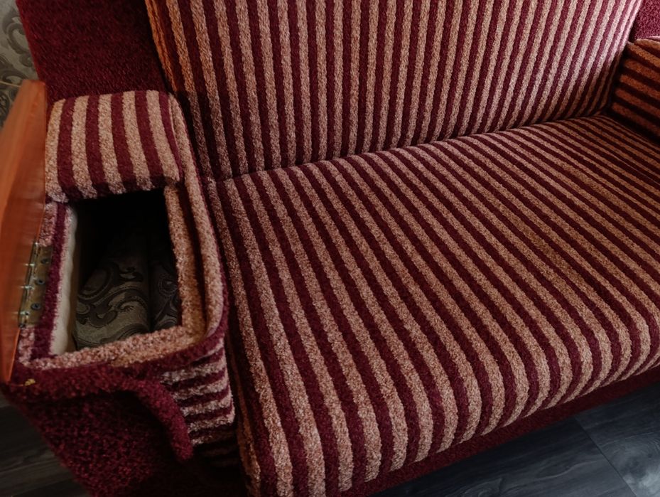 Продам розкладний диван