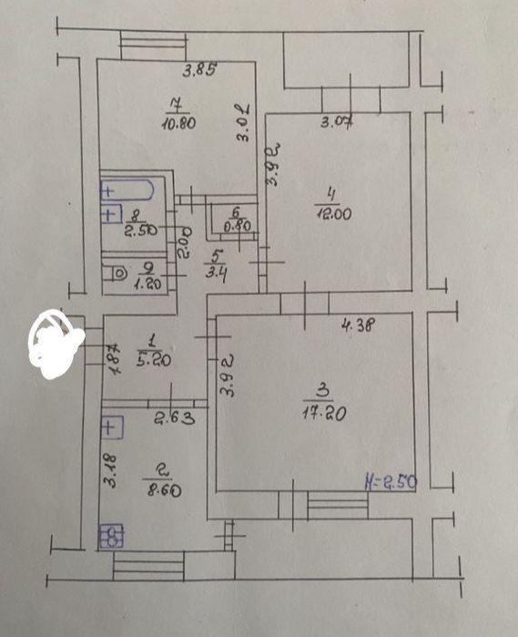Центр! Трикімнатна покращеного планування з ремонтом. Сертифікат.