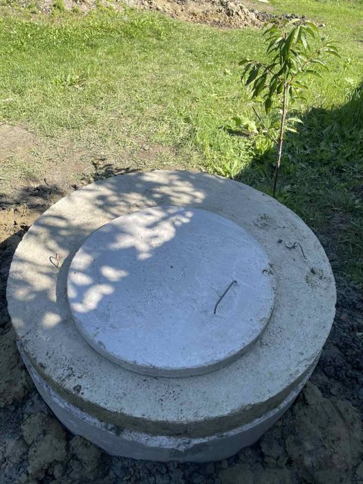 Продаю Люк колодца каналізацію  чистим кирницю септик докопуєм