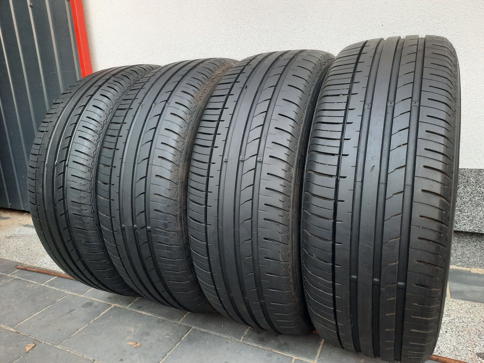 4 opony 235/60 R18 Nexen Nfera RU1 2021r 7mm