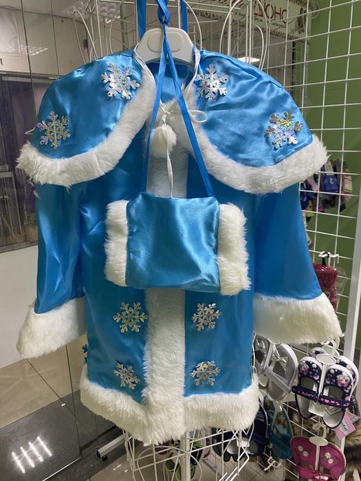 Распродаж. Новорічні та карнавальн дитячі і костюмы