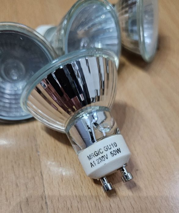 Żarówka żarówki halogeny halogen GU10 50W