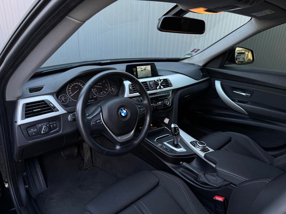 Автомобіль BMW 320d GT 2020 року