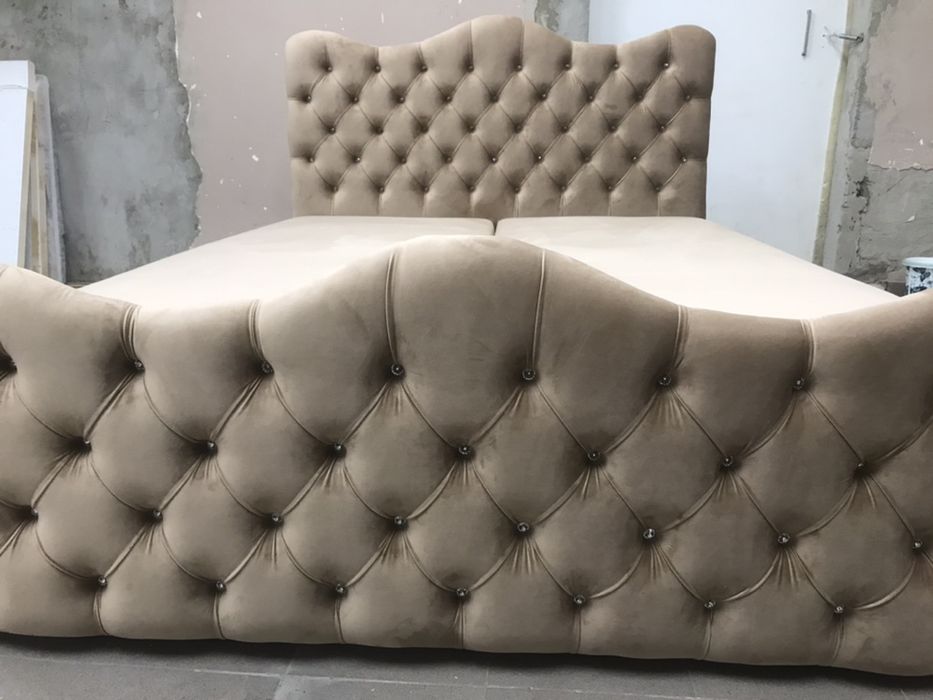 Łóżko 140/200 tapicerowane pikowane guzikami Kontynentalne materac