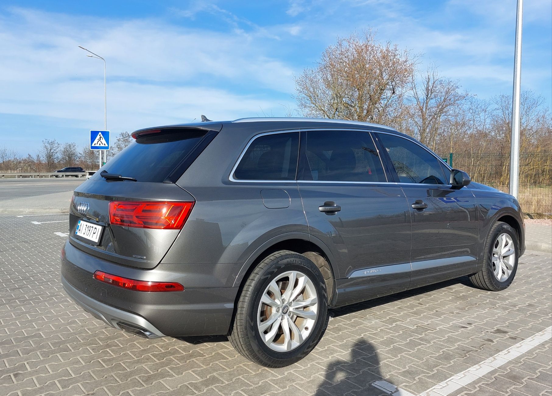 Продам Audi Q7 2019