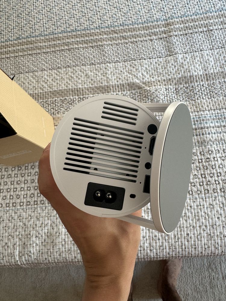 Projetor Portátil Ultra HD 4K HDR – NOVO
