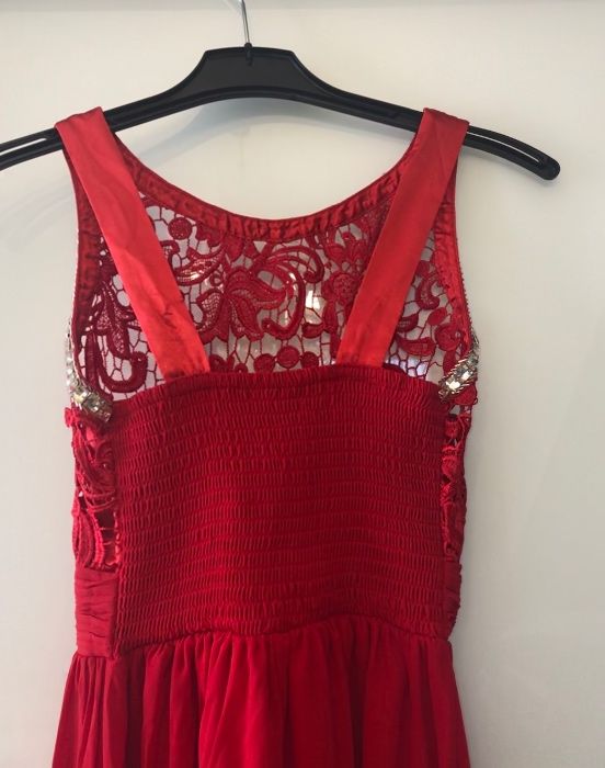 Długa czerwona sukienka MAXI