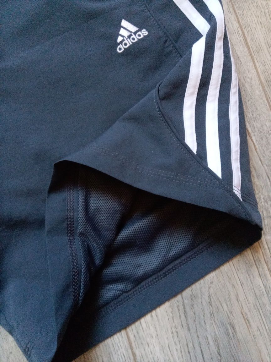 Adidas essentials шорты M L climalite