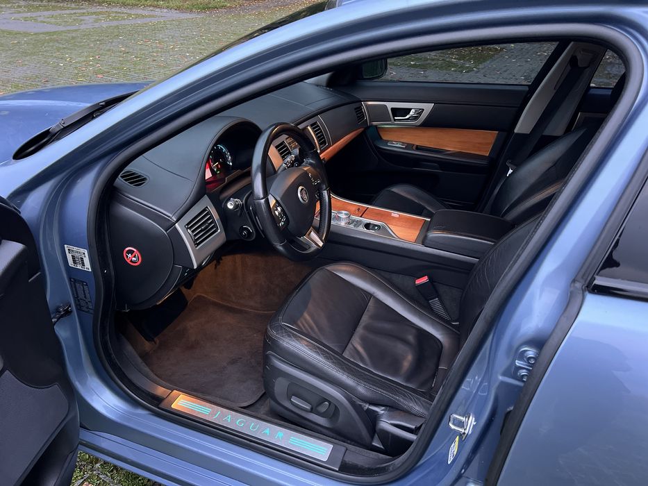 Jaguar Xf 2008 року