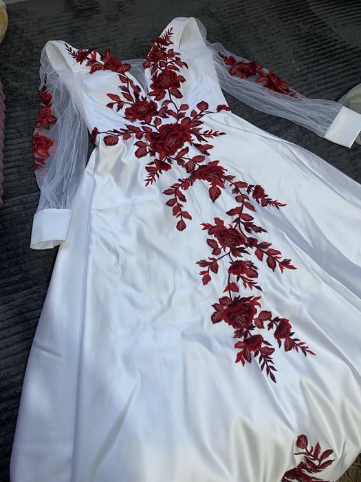 Продам весільну сукню