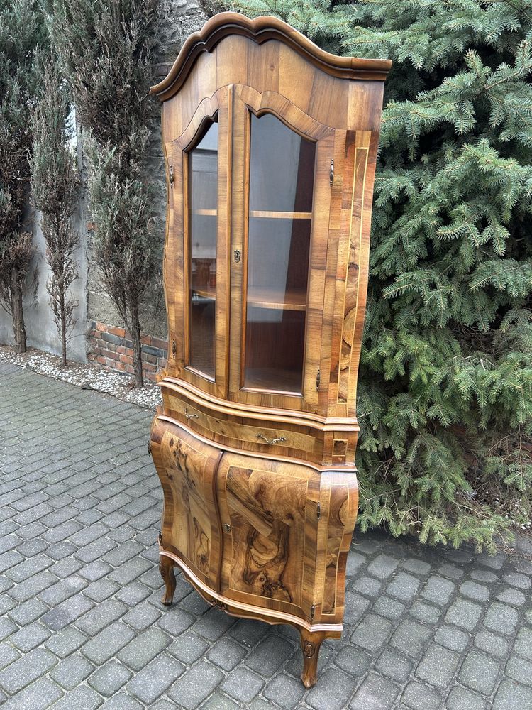 Ludwikowska Witryna Narożnikowa Biblioteka Ludwik Intarsja PoRenowacji