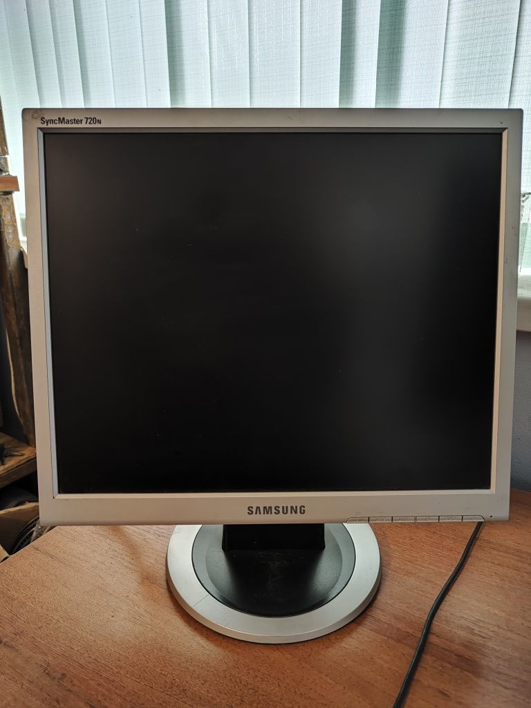 Монитор SyncMaster 720n