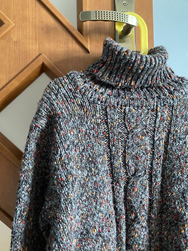 sweter swetr szary czerwony pomaranczowy czarny golf