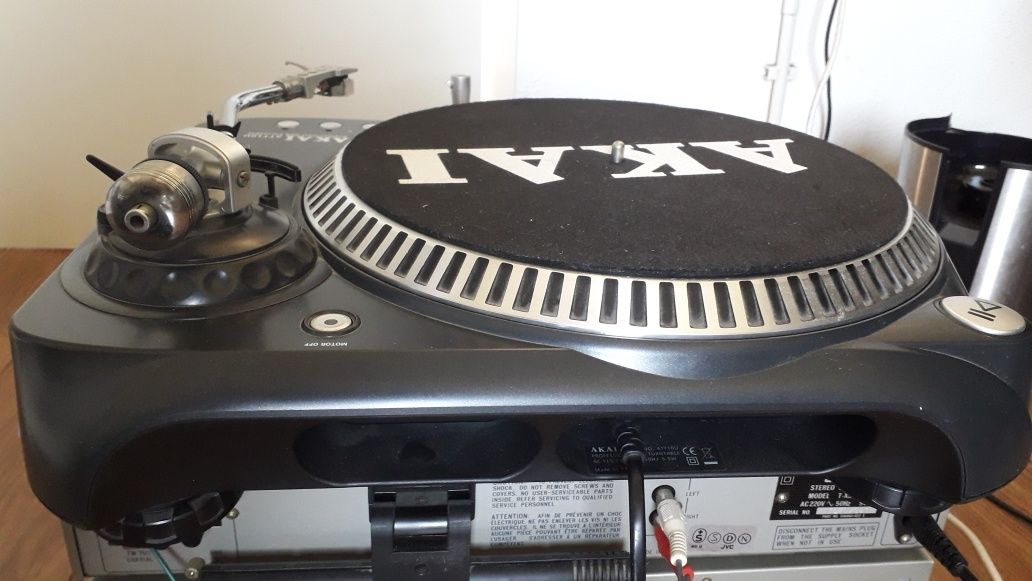 Akai gramofon stan bdb