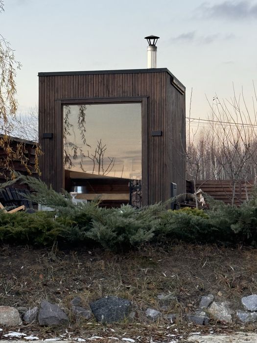 Будиночок першої лінії на озері — з приватним піщаним пляжем