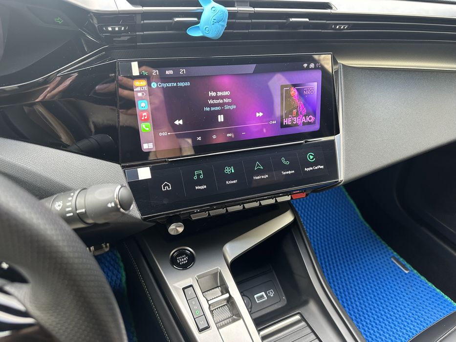 Автомобіль Peugeot 408 пежо 408