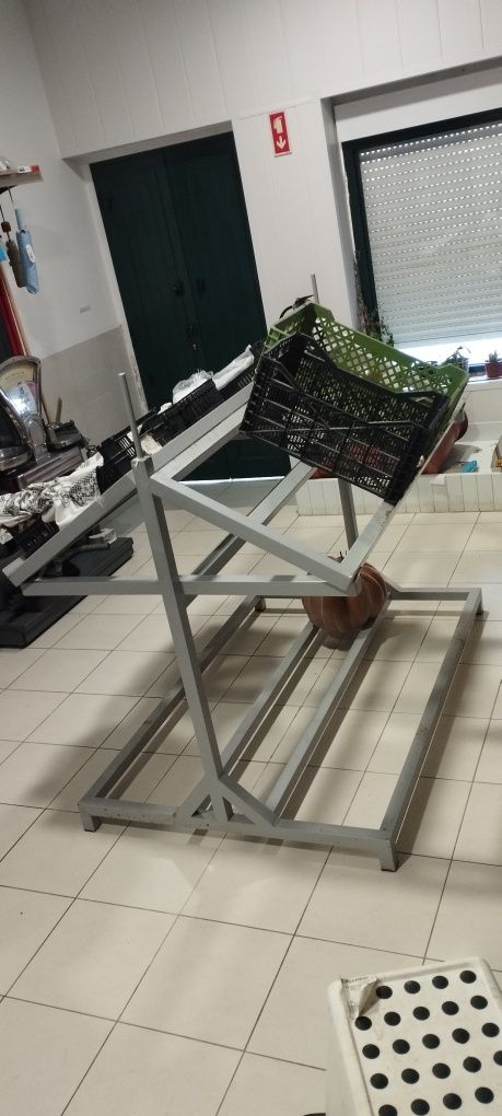 Móvel expositor Fruta e Legumes