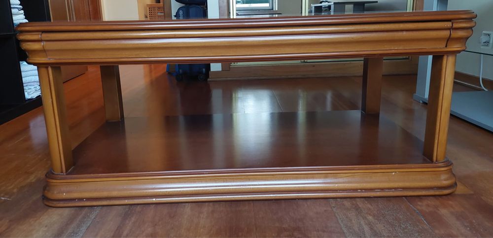 Mesa de Centro em Madeira Maciça