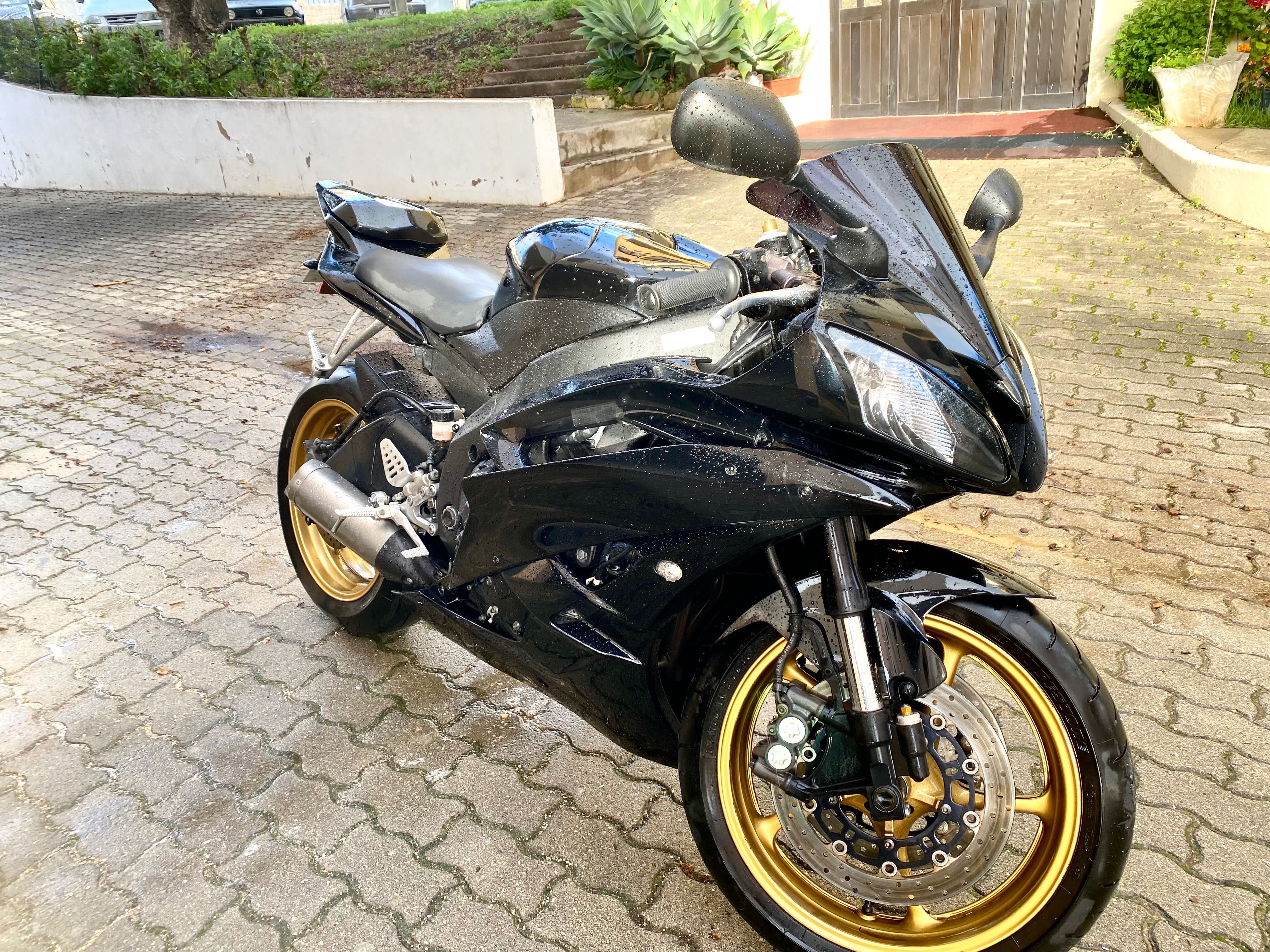 Yamaha YZF - R6 - 2006 - Versão RJ11 - Edição 20000 RPM
