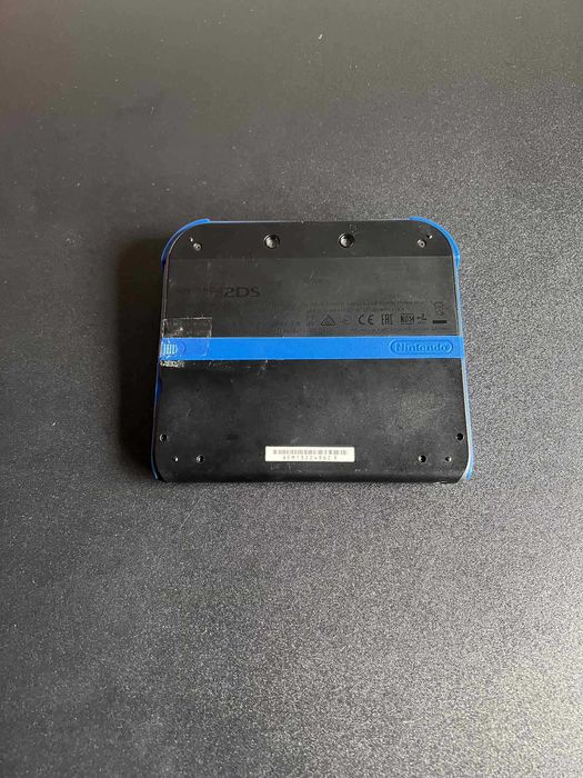 Nintendo 2DS Preta/Azul com 100+ Jogos