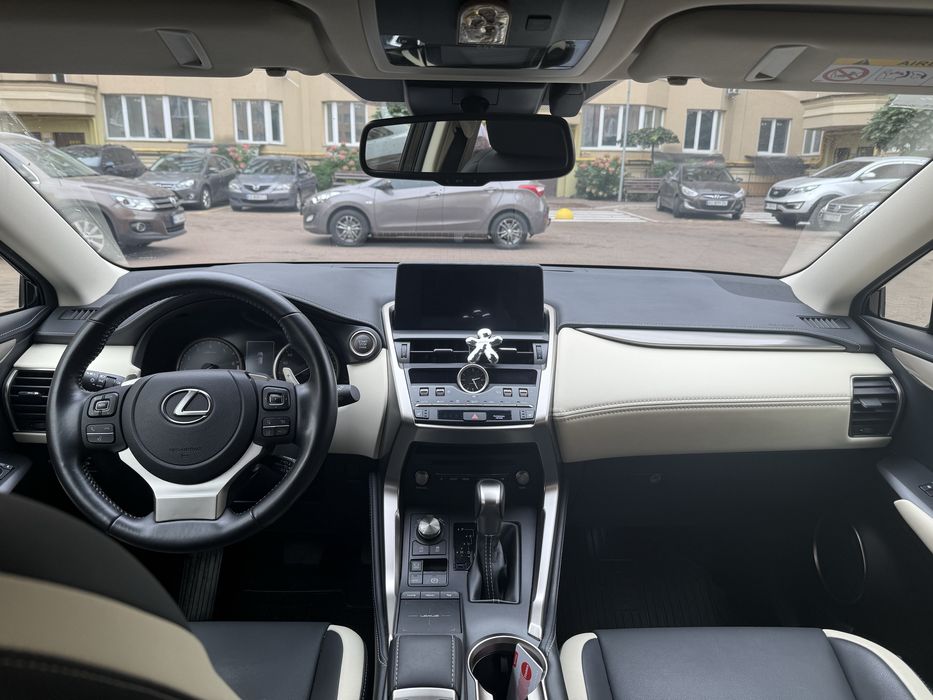 Автомобіль Lexus NX 200, 2021рік