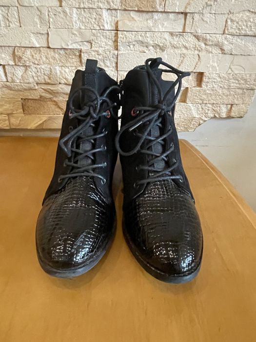 Класні утеплені ботінки, р. 39