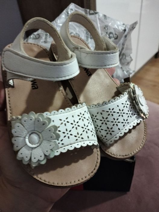 Sandałki rozmiar 22 Apawwa