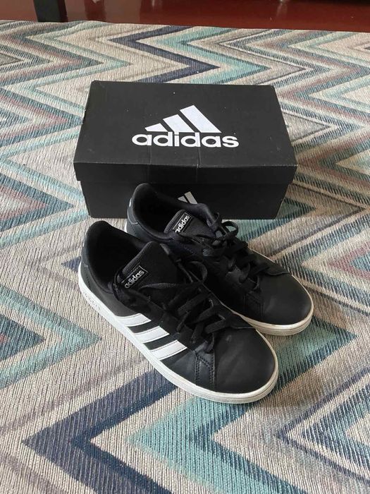 Весняні Шкіряні кросівки 40 р 24,5 см, виробник Вєтнам