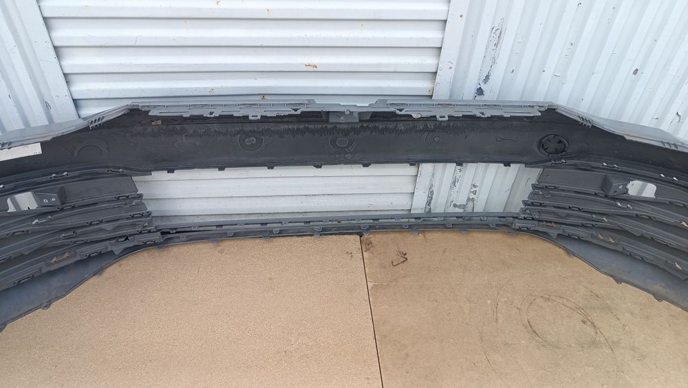 Vendo parachoque de frente VW golf 8 ano 2019/23