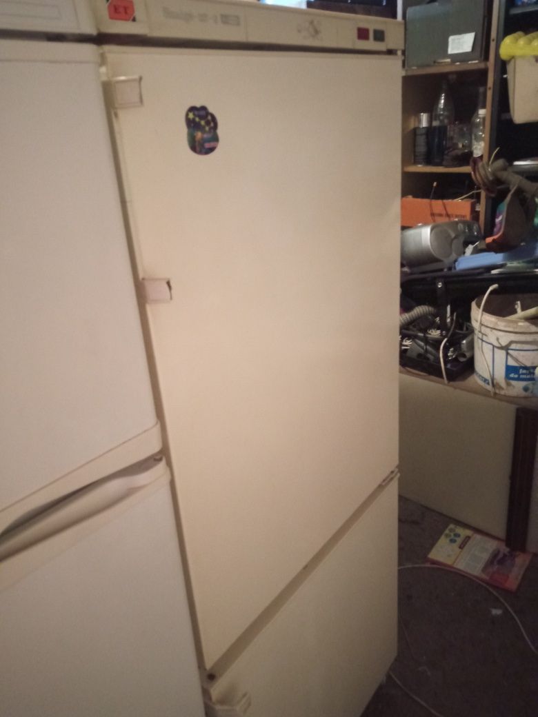 Холодильник Indesit
