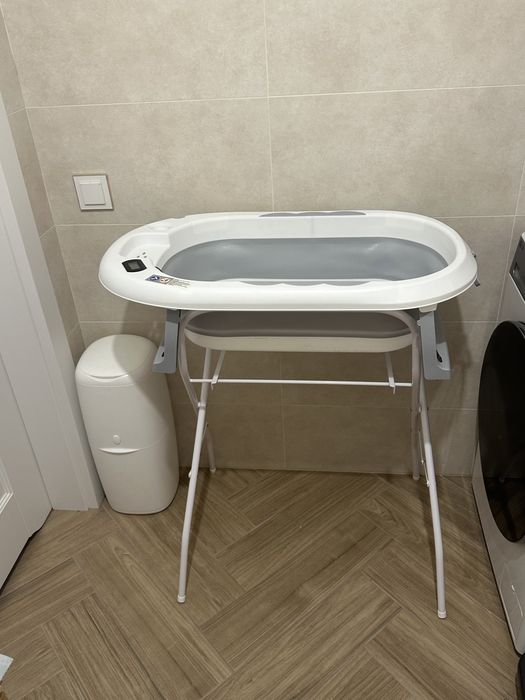 Wanienka składana dla dziecka PrimaBobo ze stojakiem i poduszką