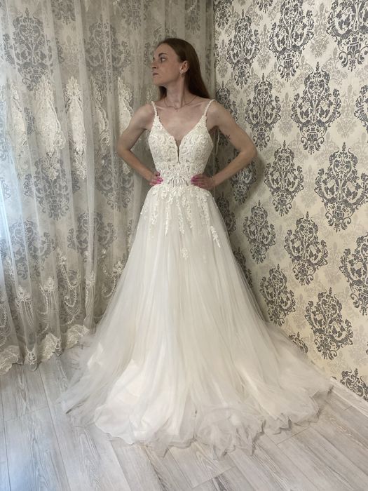 Весільна сукня продам