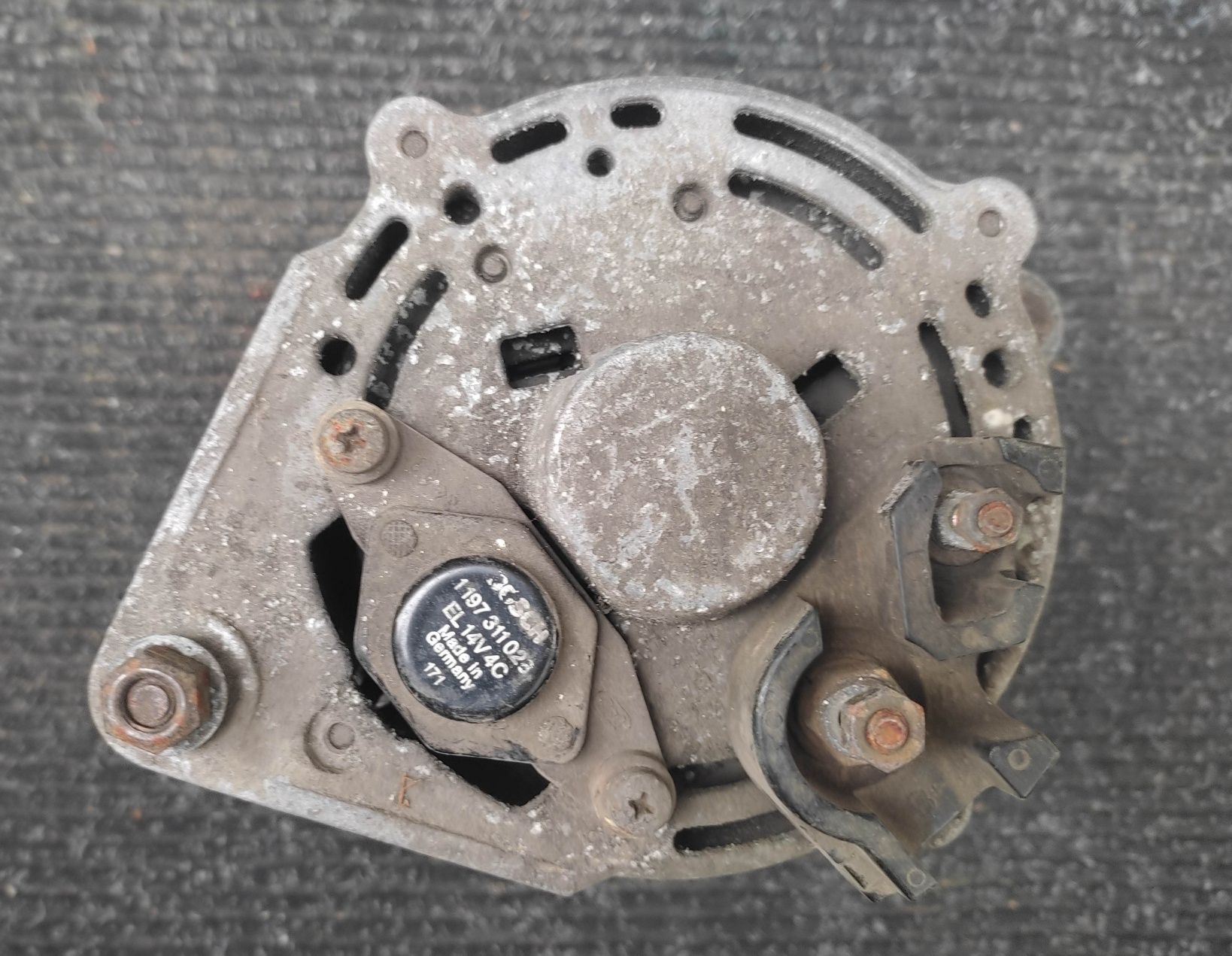 Alternator Opel Astra 1 generacji 1.4 V8