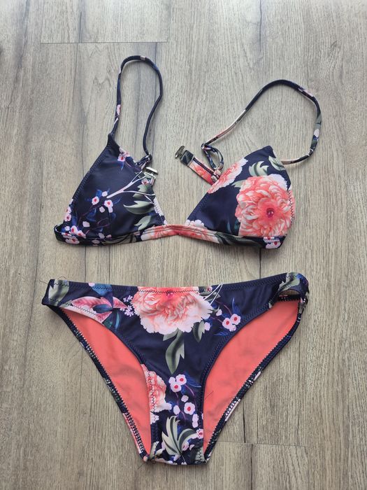 Bikini strój kąpielowy M

Normalne ślady użytkowania I prania