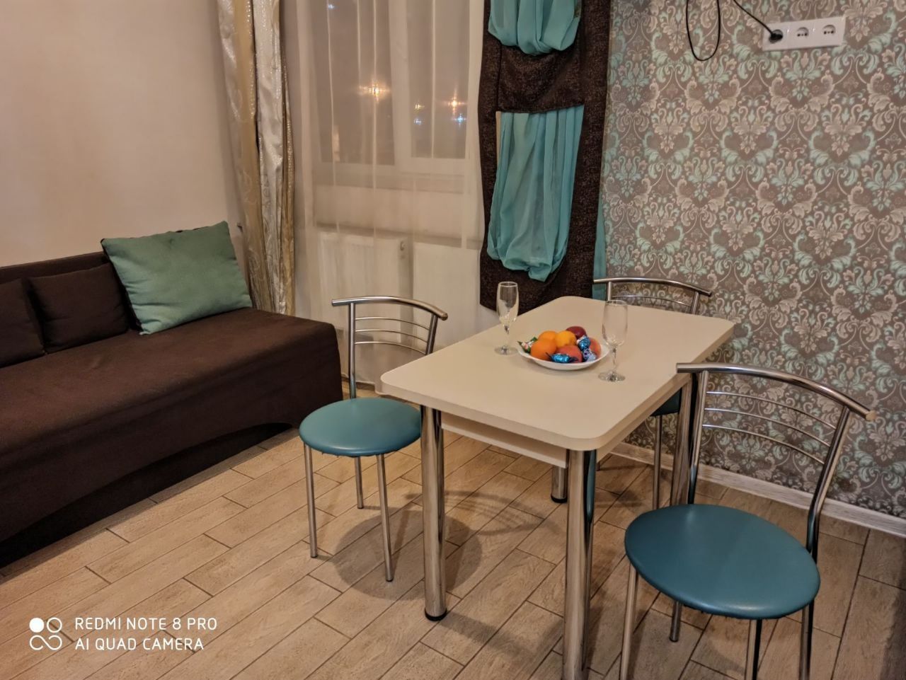 Подобово /погодинно свою квартиру біля метро в Індустріальному районі