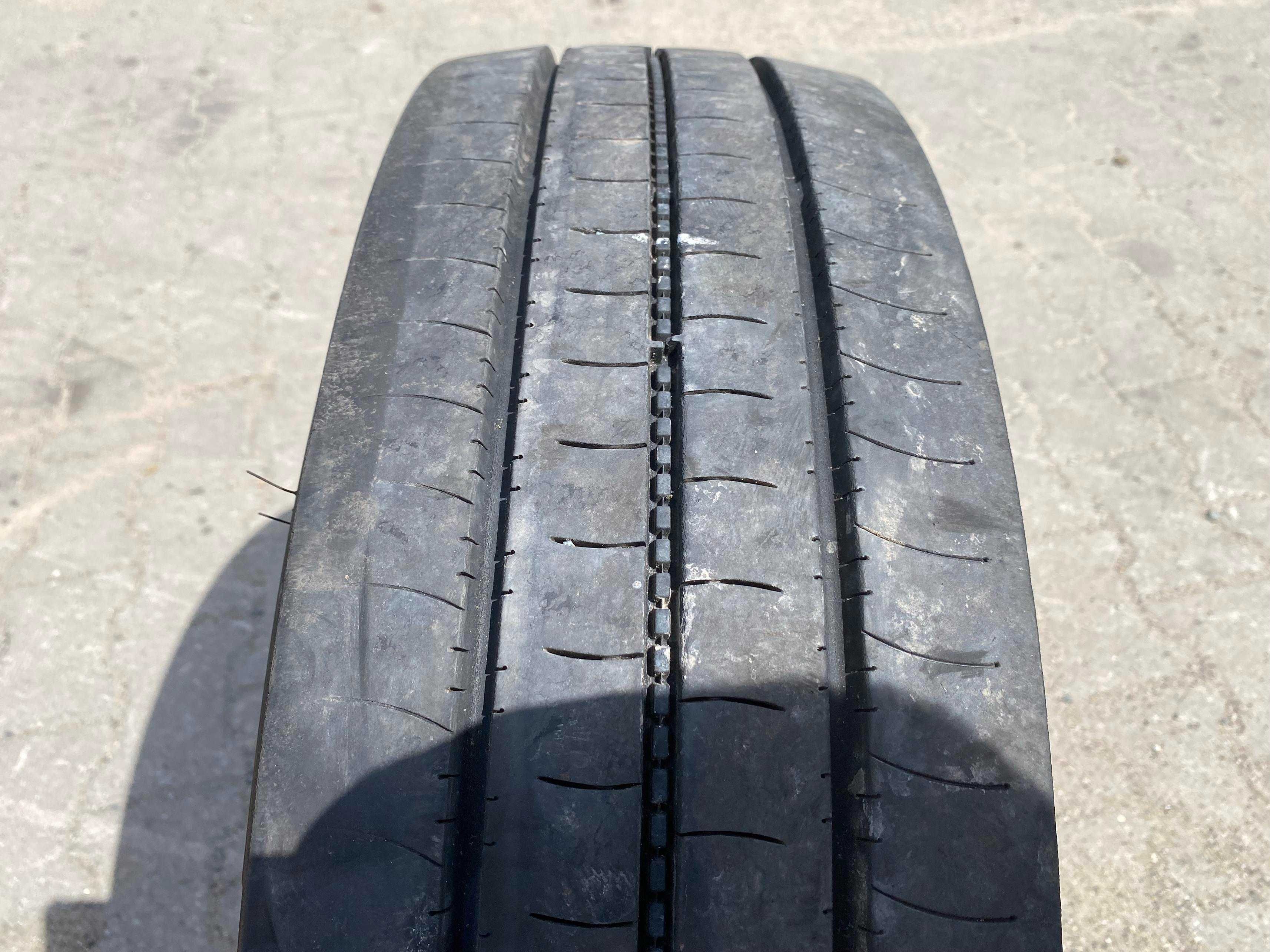 215/75R17.5 Opona BRIDGESTONE R-STEER 002 7-8mm Przód