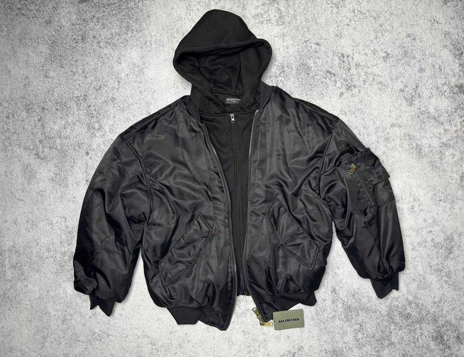 Бомбер Balenciaga Paris All In Hooded пуховик куртка opium