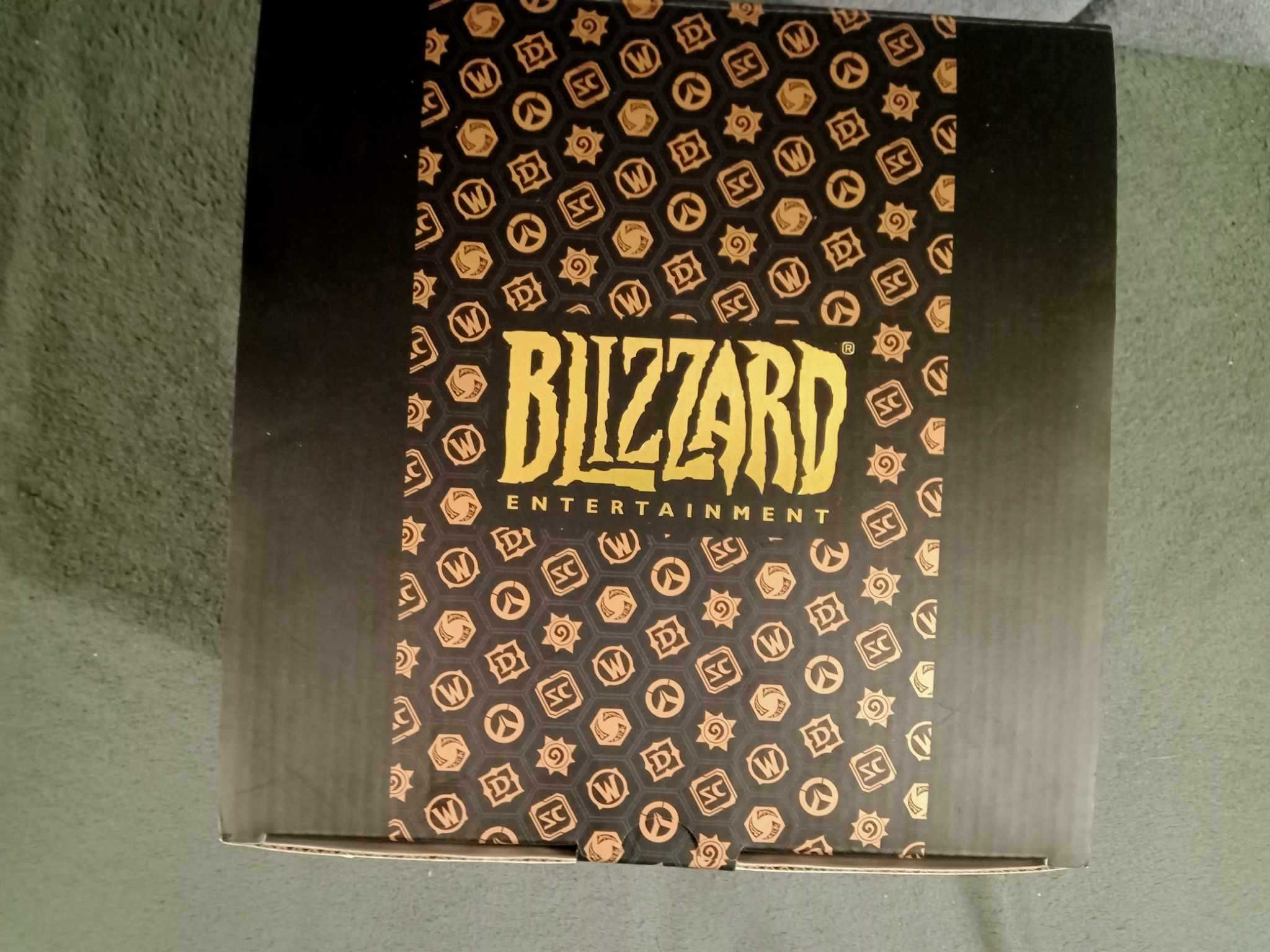 Blizzard Employee Holiday Gift 2018 Floating Lit Spinning Statue USB