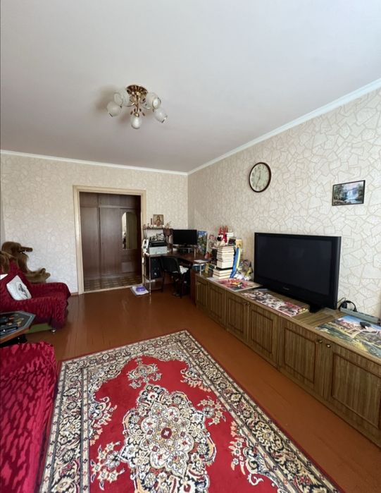 Продам 3ком.квартиру Левый берег. Микрорайон 9 ОСББ. С видом на  лес!