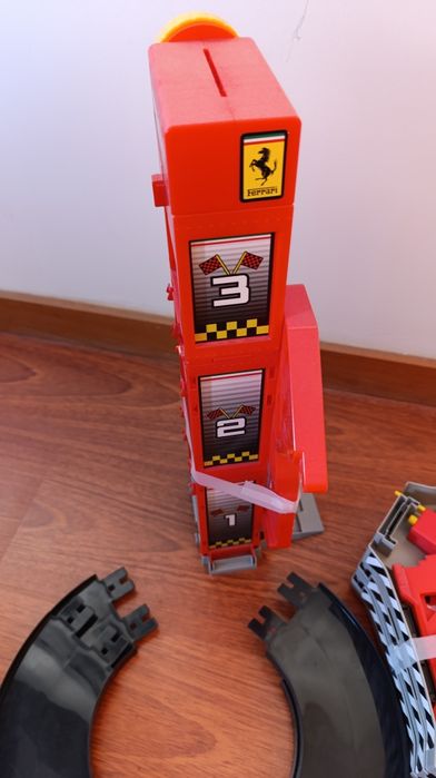 Garagem de carros Burago Ferrari