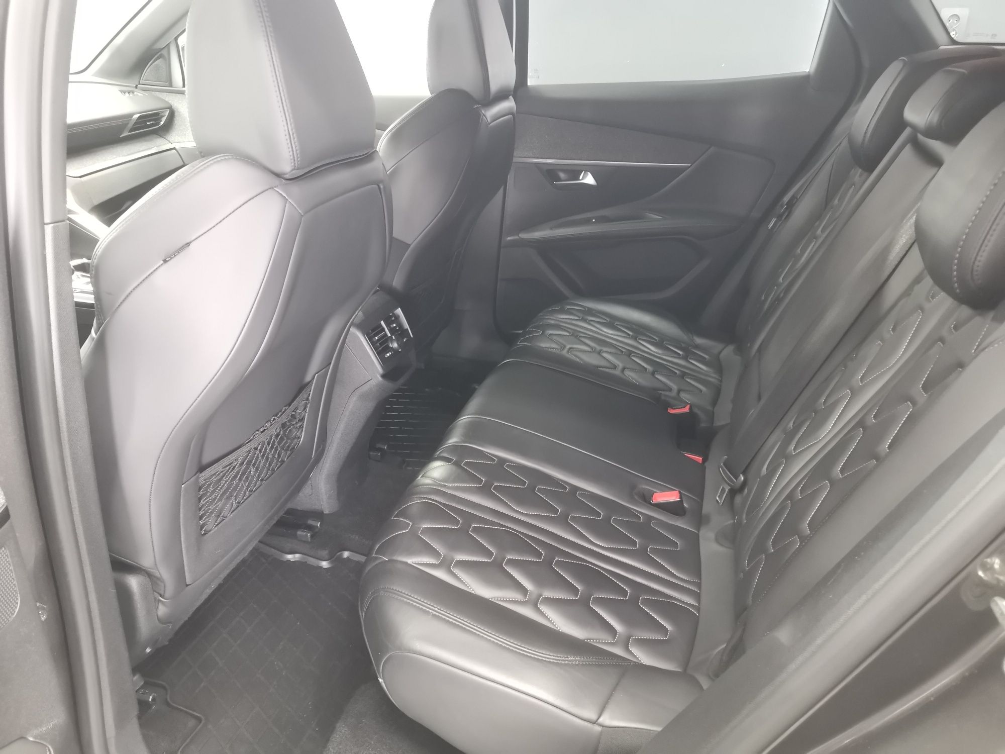Пежо-3008 1.6 GT 2018
