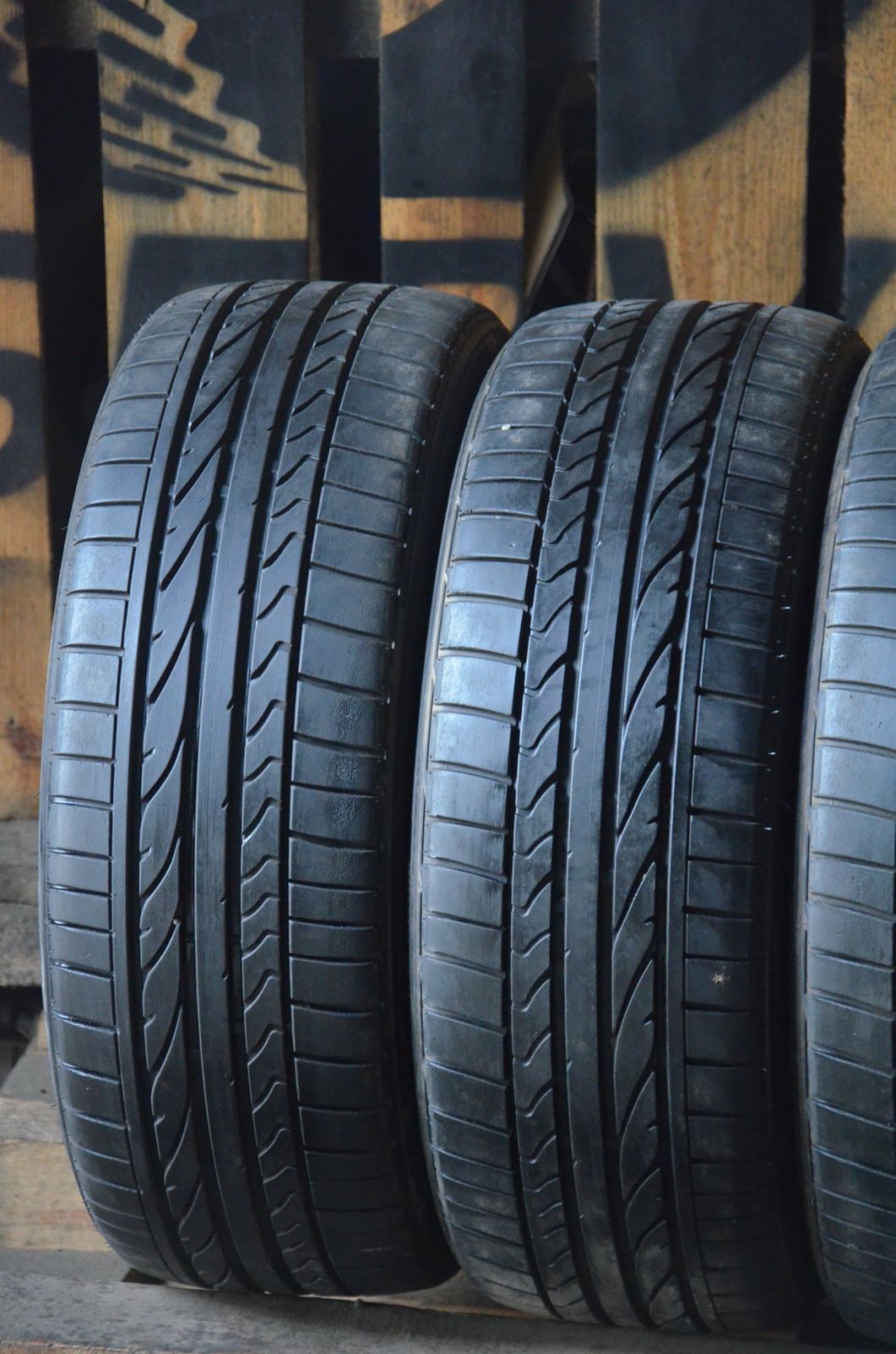 Резина шини колеса літо летние літо 205 45 r17 Bridgestone Gtyres