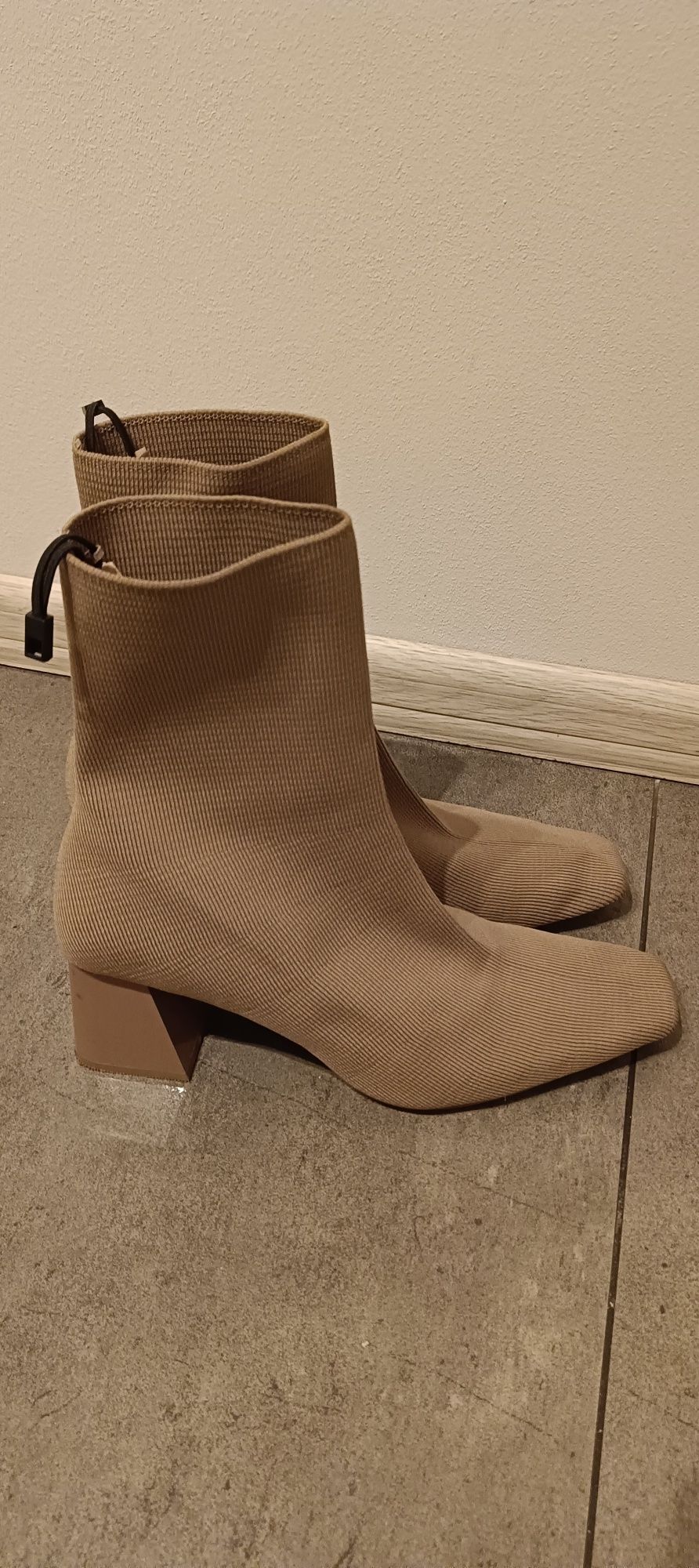 Botki beżowe, skarpetkowe, Zara, rozmiar 41