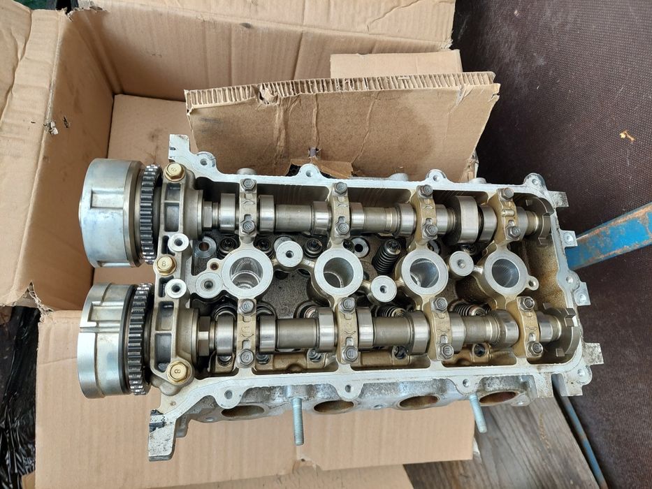 Kia Hyundai głowica z wałkami Z70H0-03D00