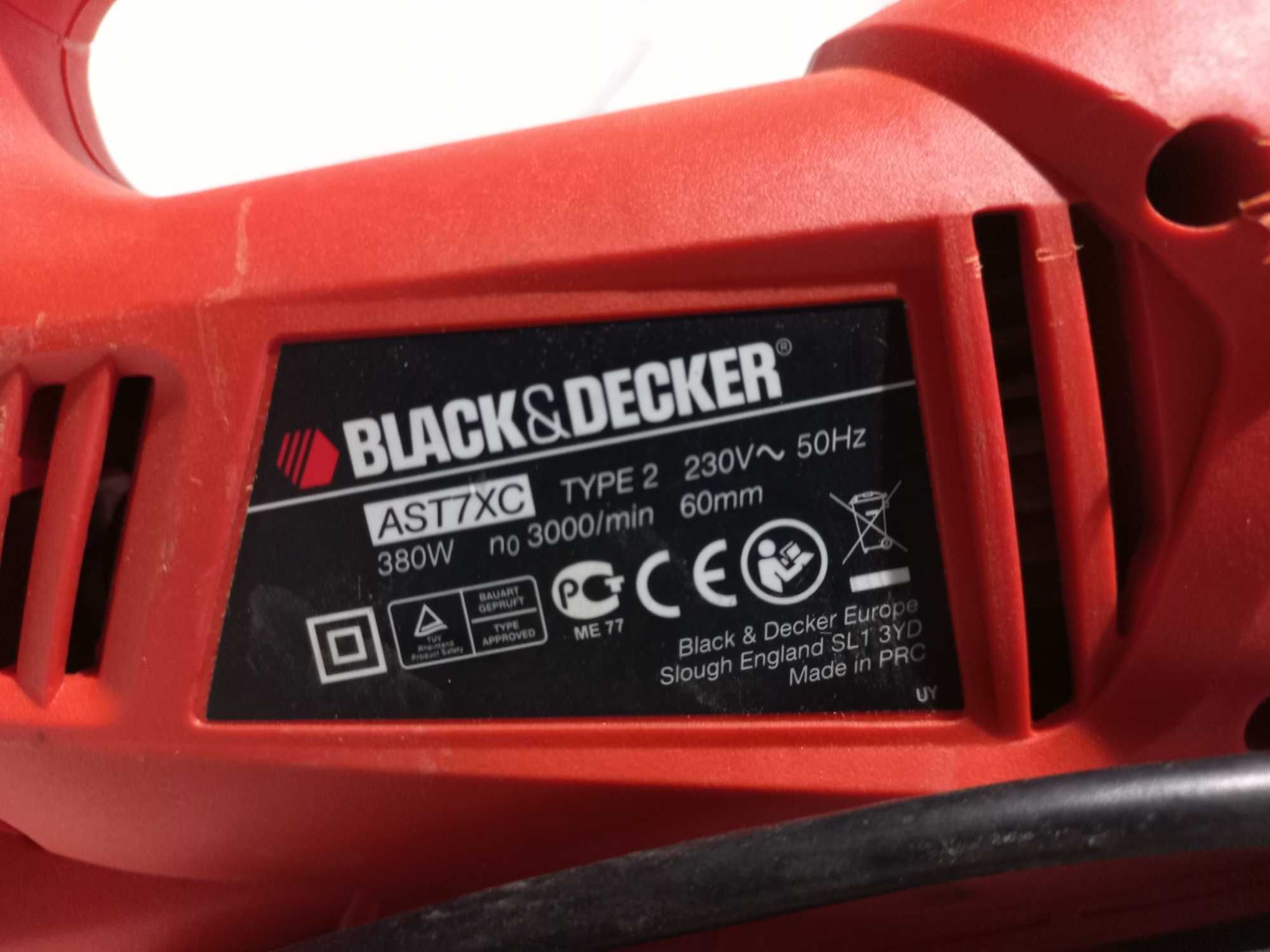 Wyrzynarka Black & Decker AST7XC