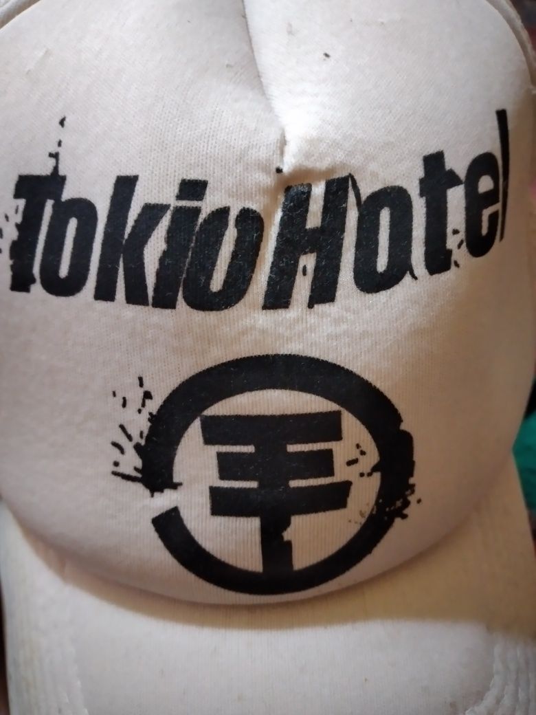 Bone banda tokio hotel branco cm letras pretas