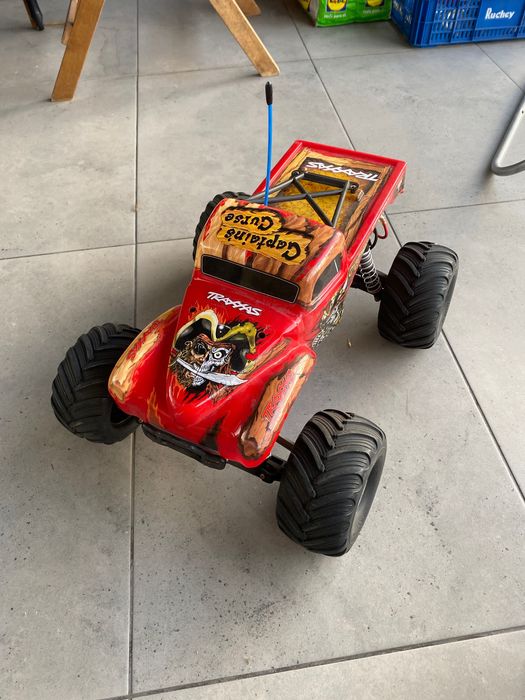 Jipe telecomandado traxxas