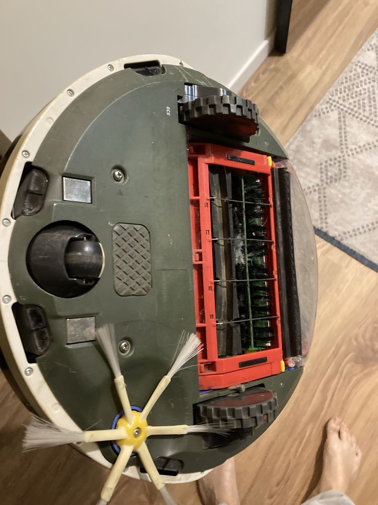 На запчастини робот пилосос iRobot