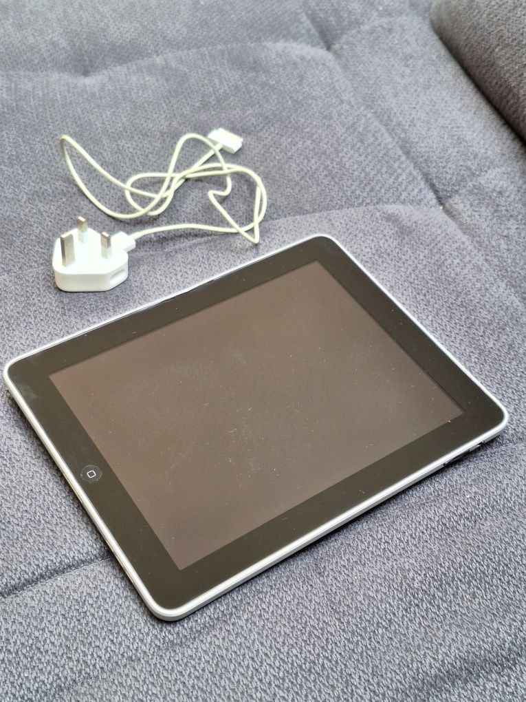 iPad 32GB ApplevModel A1219